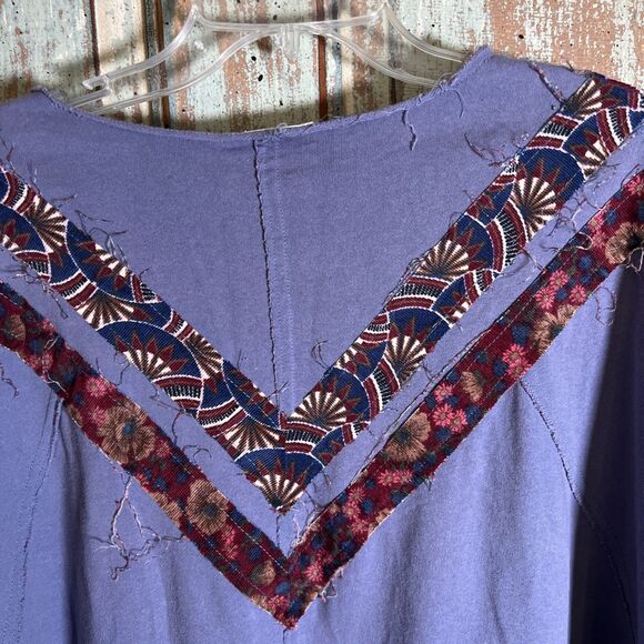 Easel Women’s L Blue Long Sleeve Pullover V Shaped Multicolor Material Details - Picture 7 of 9
